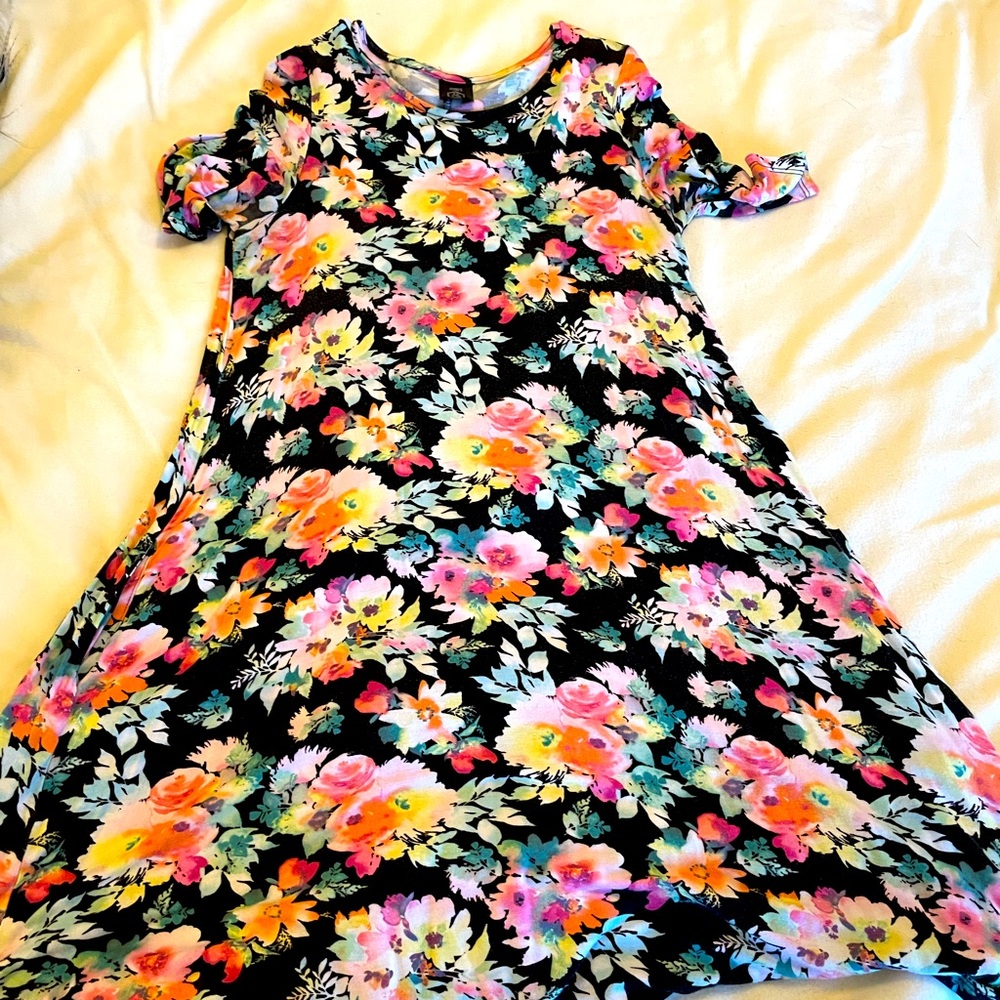 ⭐️Agnes & Dora floral swing tunic size M